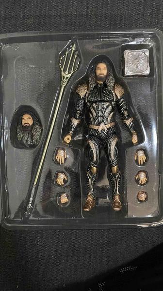 АКВАМЕН от Mafex