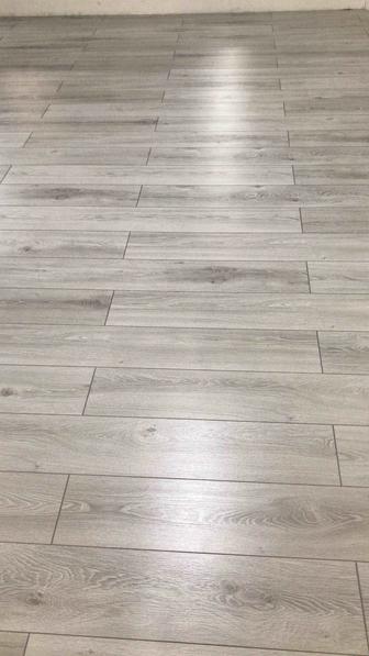 Укладка ламината ,елка и т.д.наливной пол,любые виды плинтусов.Выезд