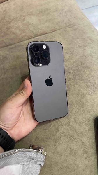 Продам iPhone 14 Pro 256 ГБ в цвете Space Black в идеальном состоянии