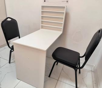 Педикюрное кресло с чехлами, стол для мастера маникюра, 2 стула