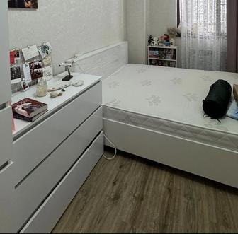 Кровать с матрасом