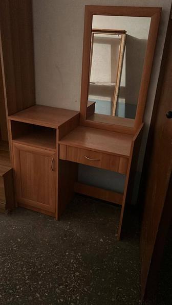Комод зеркалом