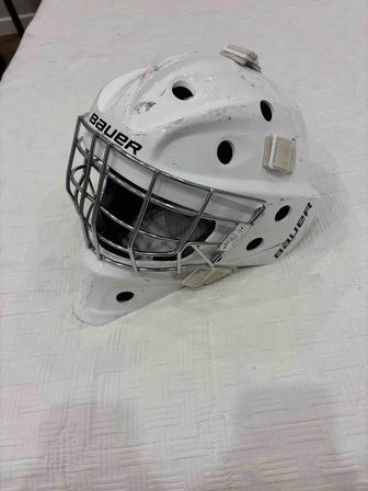 Продается вратарский шлем Bauer 930