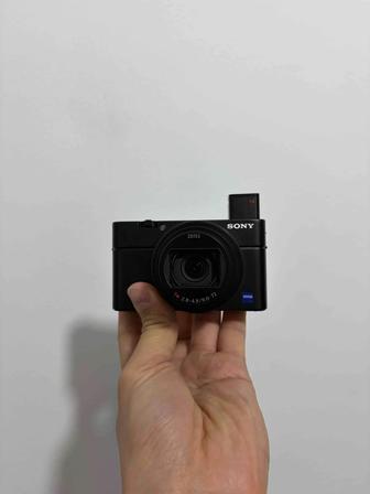 Продам Sony RX100M7