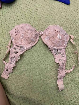 Бюстгальтер бежевый в хорошем состоянии