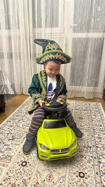 Продам машинку толокар