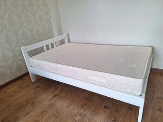 Кровать дерево