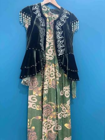 Продается пальто и платье национальное