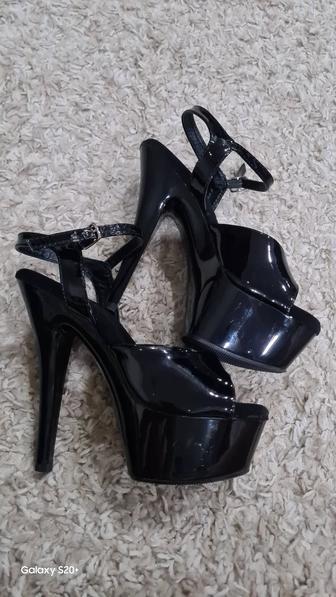 Продам профессиональные стрипы американского бренда Pleaser