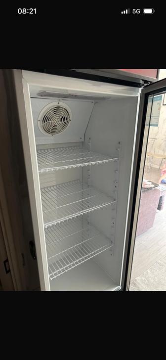 Витринный холодильник