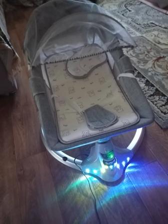 Продам детский шезлонг качалка