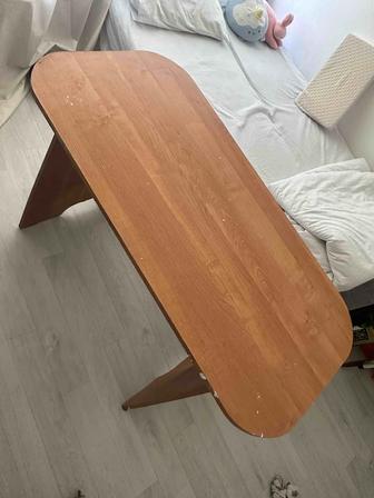 Стол кухонный