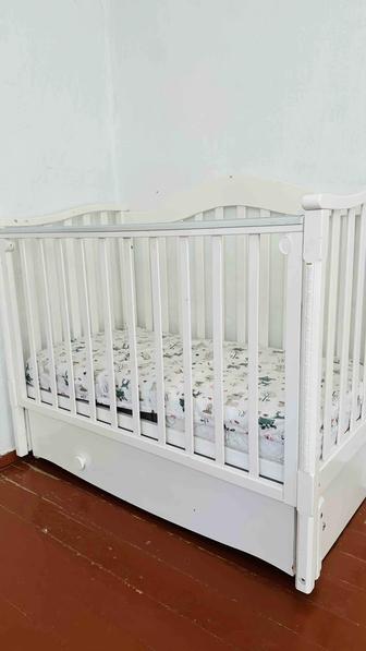 Спальный кровать