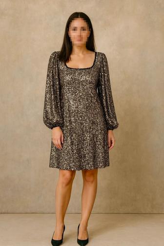 Платье с пайетками в отличном состоянии Италия