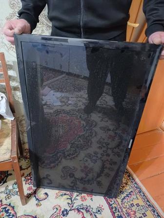 Продам телевизор на запчасти