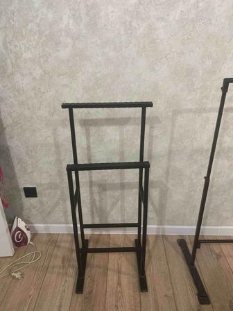 продам вешалку немой слуга