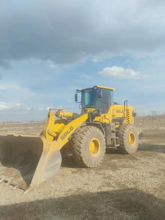 Фронтальный погрузчик 3 куба