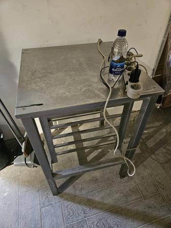 Стол (оборудование) для кухни с подставкой