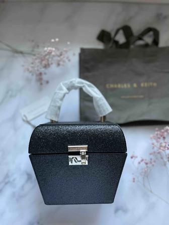 Сумка Charles and Keith новая