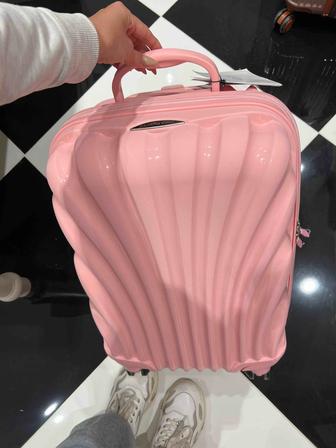 Чемодан новый