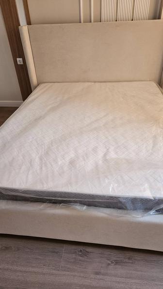 Спальный кровать