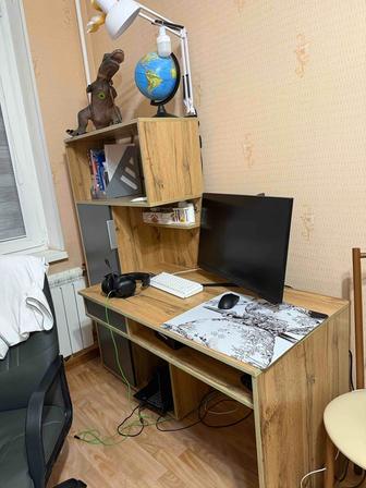 Продам стол компьютерный со шкафами