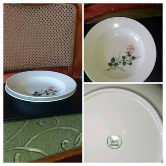 Тарелки советские разные.