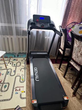 Беговая дорожка Genau Everest d1000