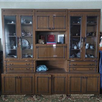 Отдам бесплатно советскую стенку,самовывоз