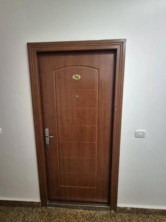 Продам входную дверь