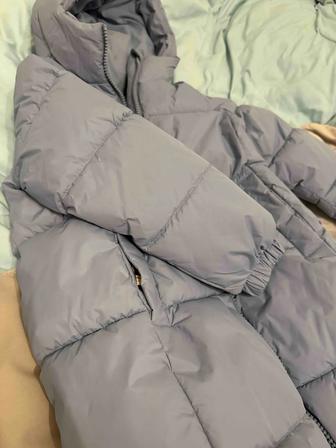 Продам зимнюю куртку для девочки