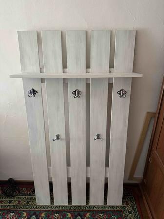 Продам вешалку в прихожую