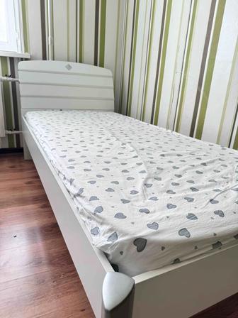 Продам кровать подростковую