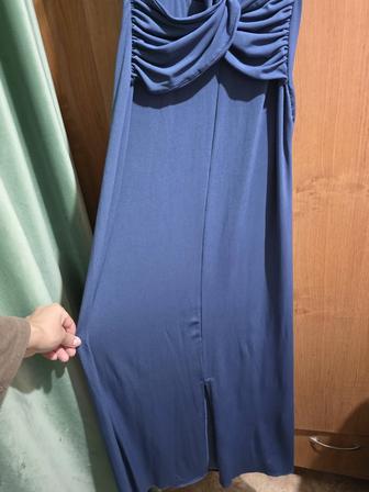 Продам платье в хорошем состоянии 42-44 размер