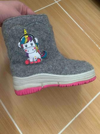 Продам детские валенки