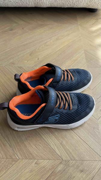 Продам кроссовки Skechers