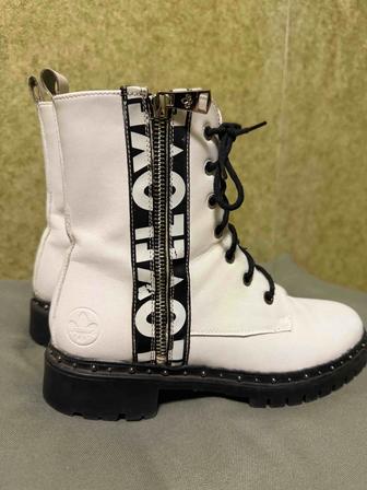 Продам зимние сапожки