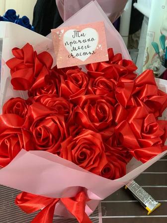 Искусственные цветы подарок