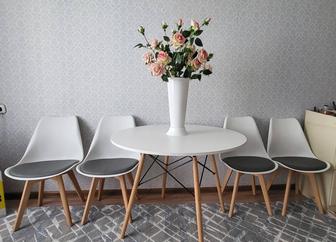 Стол и 4 стула