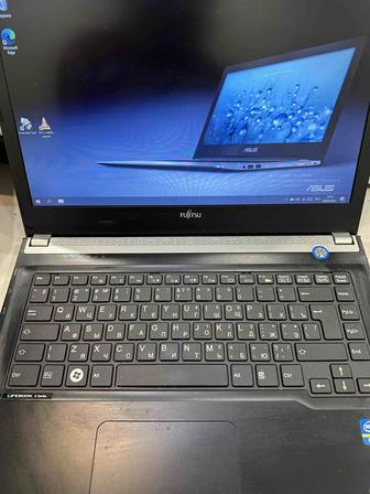 Ноутбук Fujitsu Lifebook UH552