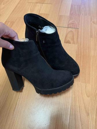 Продам сапоги женские