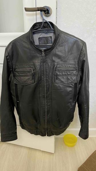 Продам кожаную куртку мужскую
