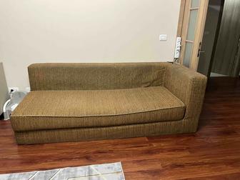 Отдам бескаркасный диван