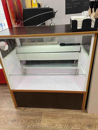 Продам витринный холодильник