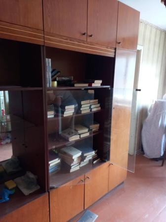 Шкафы книжный и под посуду