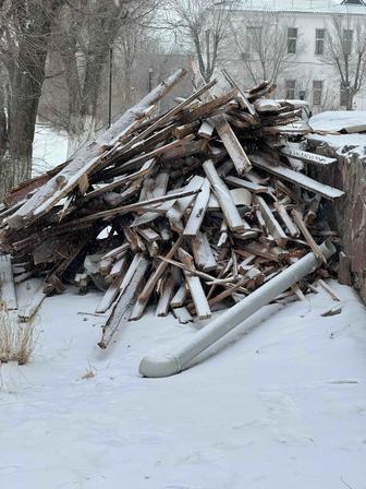 Строительный мусорполовые доски
