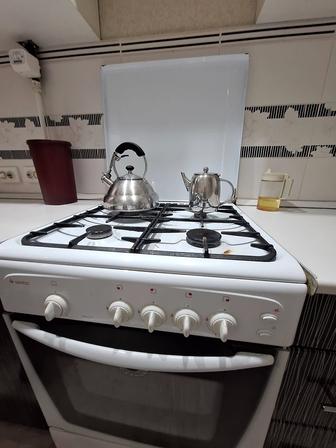 Продам газовую плиту
