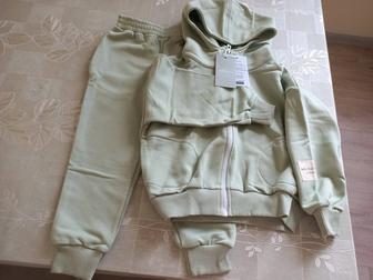 Продам детский костюм Zippa