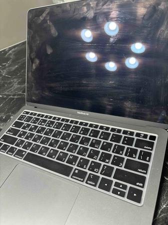 Продам MacBook Air M1 8гб