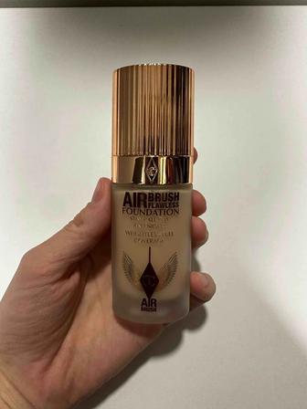 Тональный крем и основа Charlotte tilbury